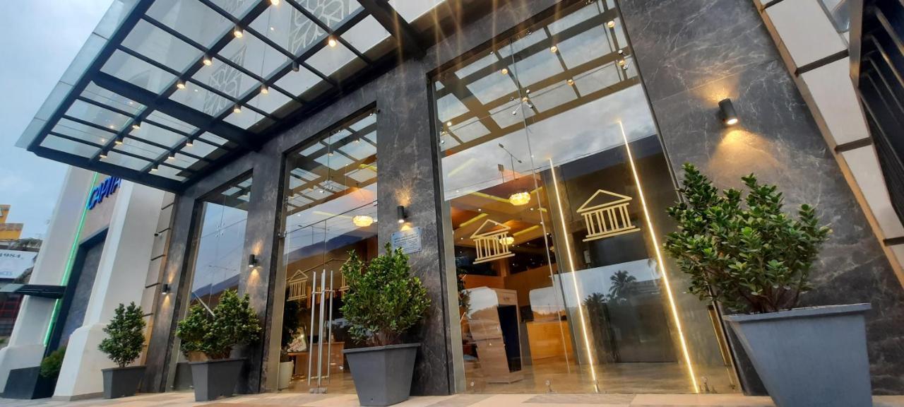Capital Park Residency Hotel Thiruvananthapuram Exterior photo