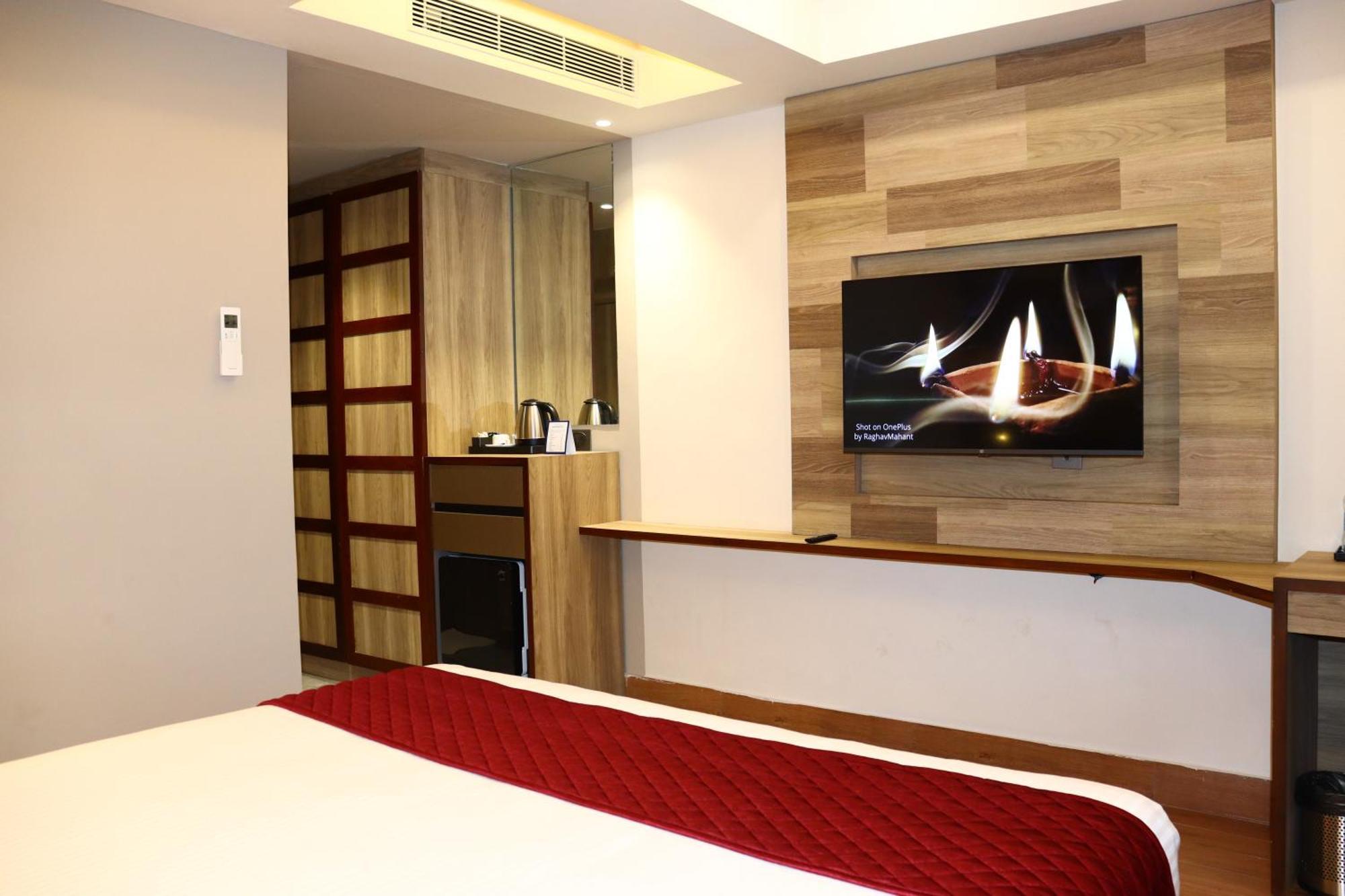 Capital Park Residency Hotel Thiruvananthapuram Exterior photo
