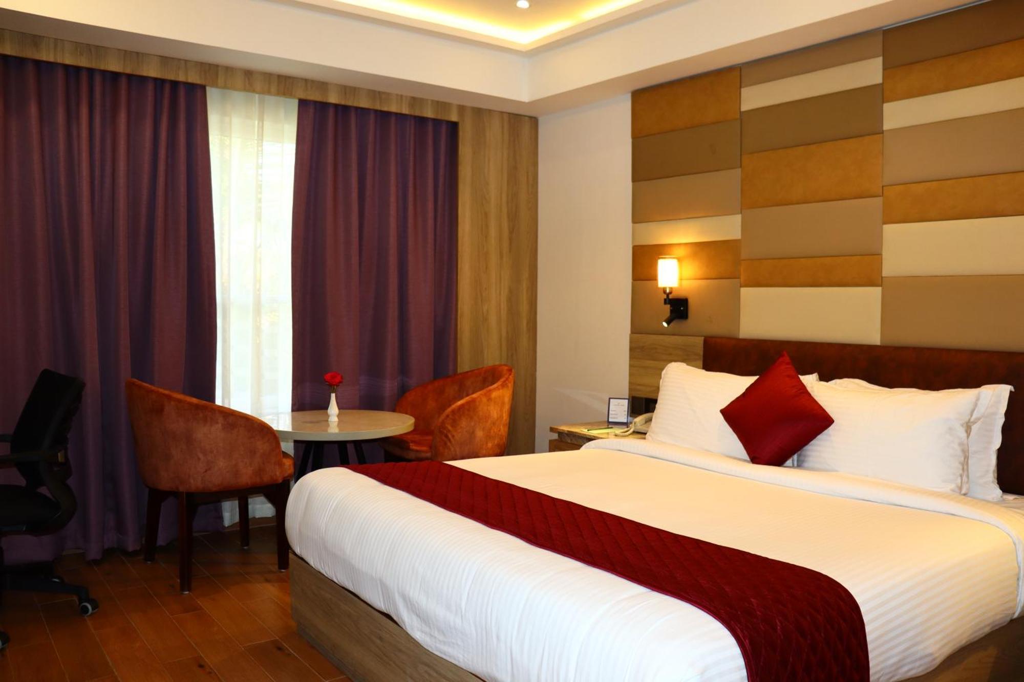 Capital Park Residency Hotel Thiruvananthapuram Exterior photo