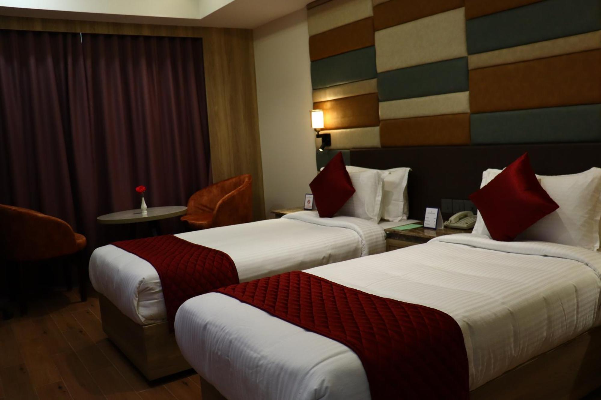 Capital Park Residency Hotel Thiruvananthapuram Exterior photo