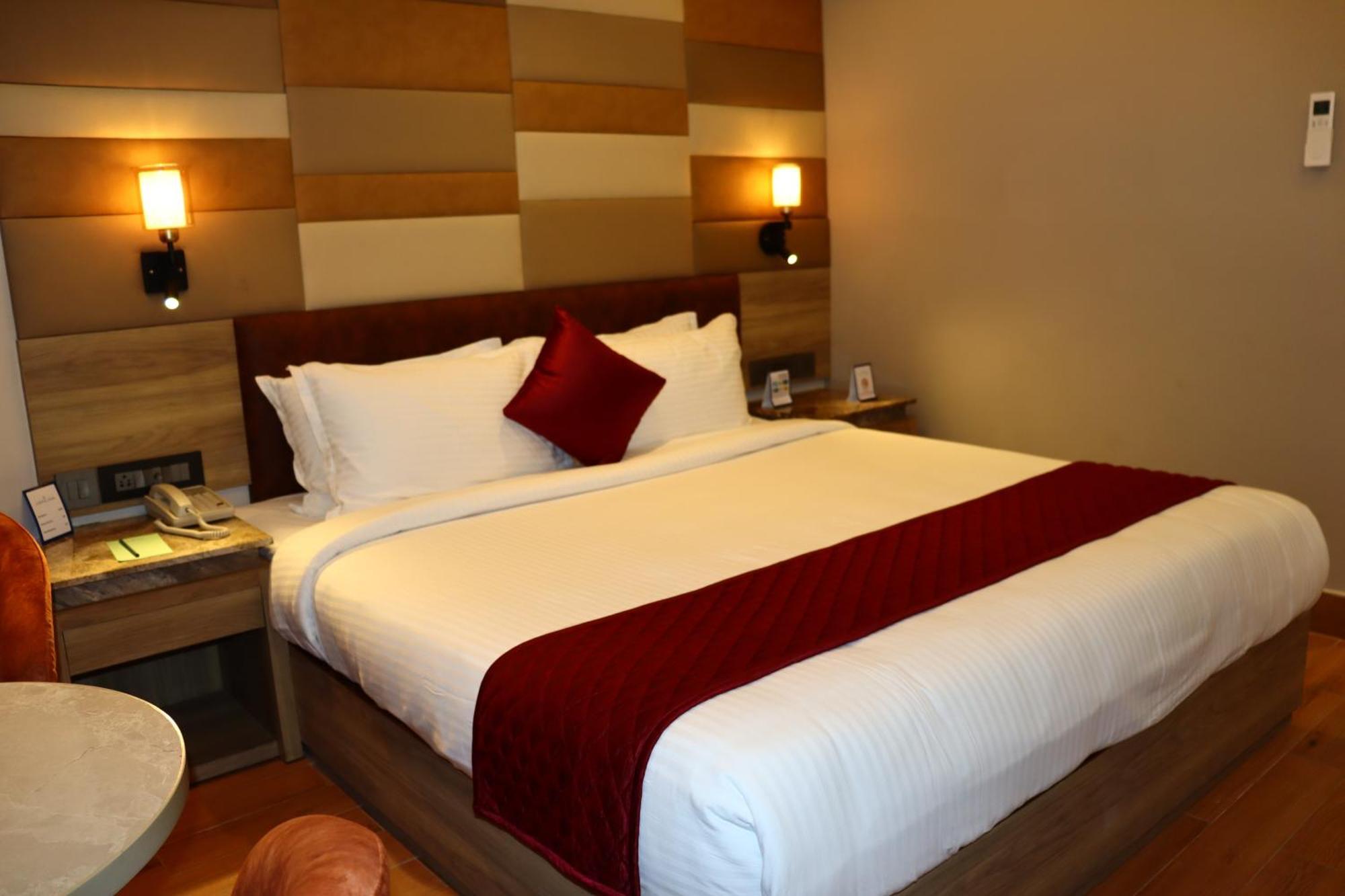 Capital Park Residency Hotel Thiruvananthapuram Exterior photo